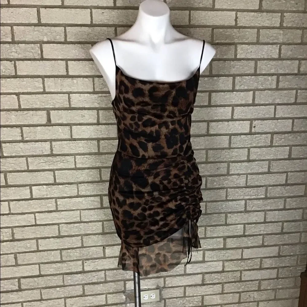 Pretty little thing cheetah print polyester size 8.